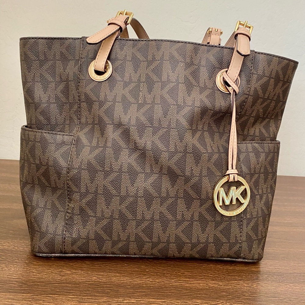 Micheal Kors Purse